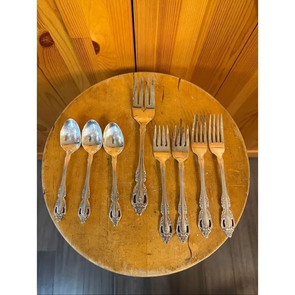 Oneida Real Silverplate Community Brahms 3 Spoons 2 Salad Forks 2 Forks 1Large F